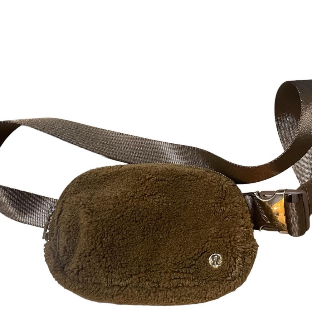 lululemon fleece belt bag